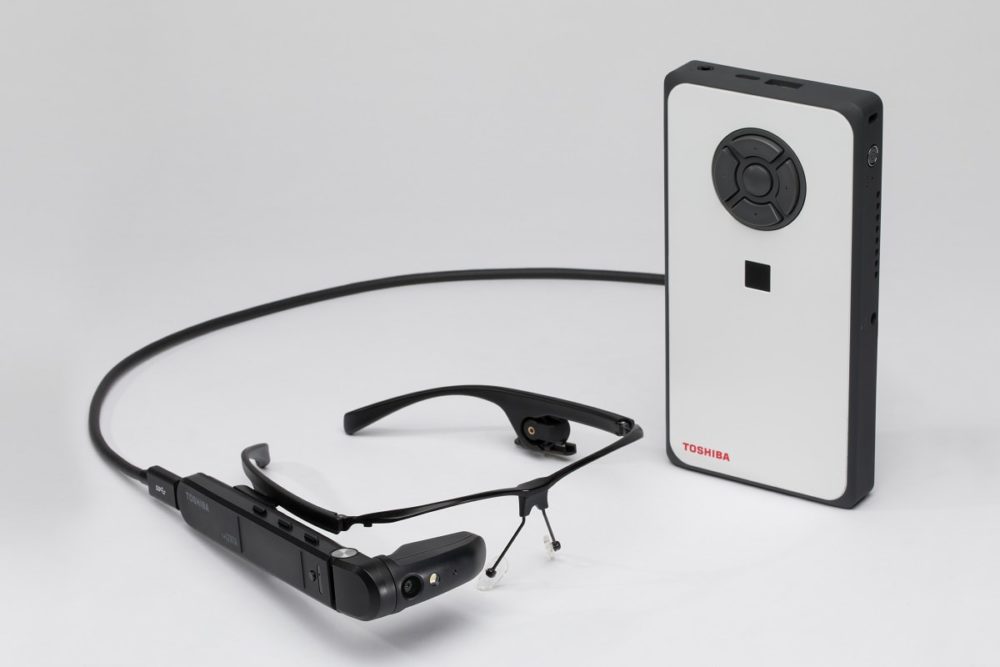 Toshiba dynaEdge AR Smart Glasses